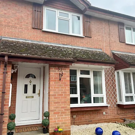 Kb51 Charming 2 Bed House In Horsham, Pets Very Welcome And Long Stays With Easy Access To London, Brighton And Gatwick Warnham Exterior foto