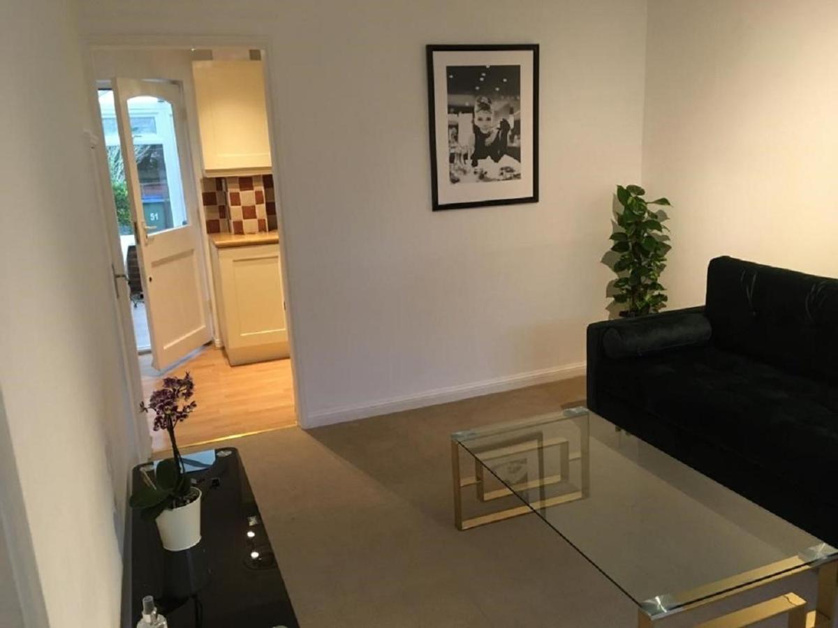 Kb51 Charming Horsham House: Pet-friendly With London Access Holiday home Warnham