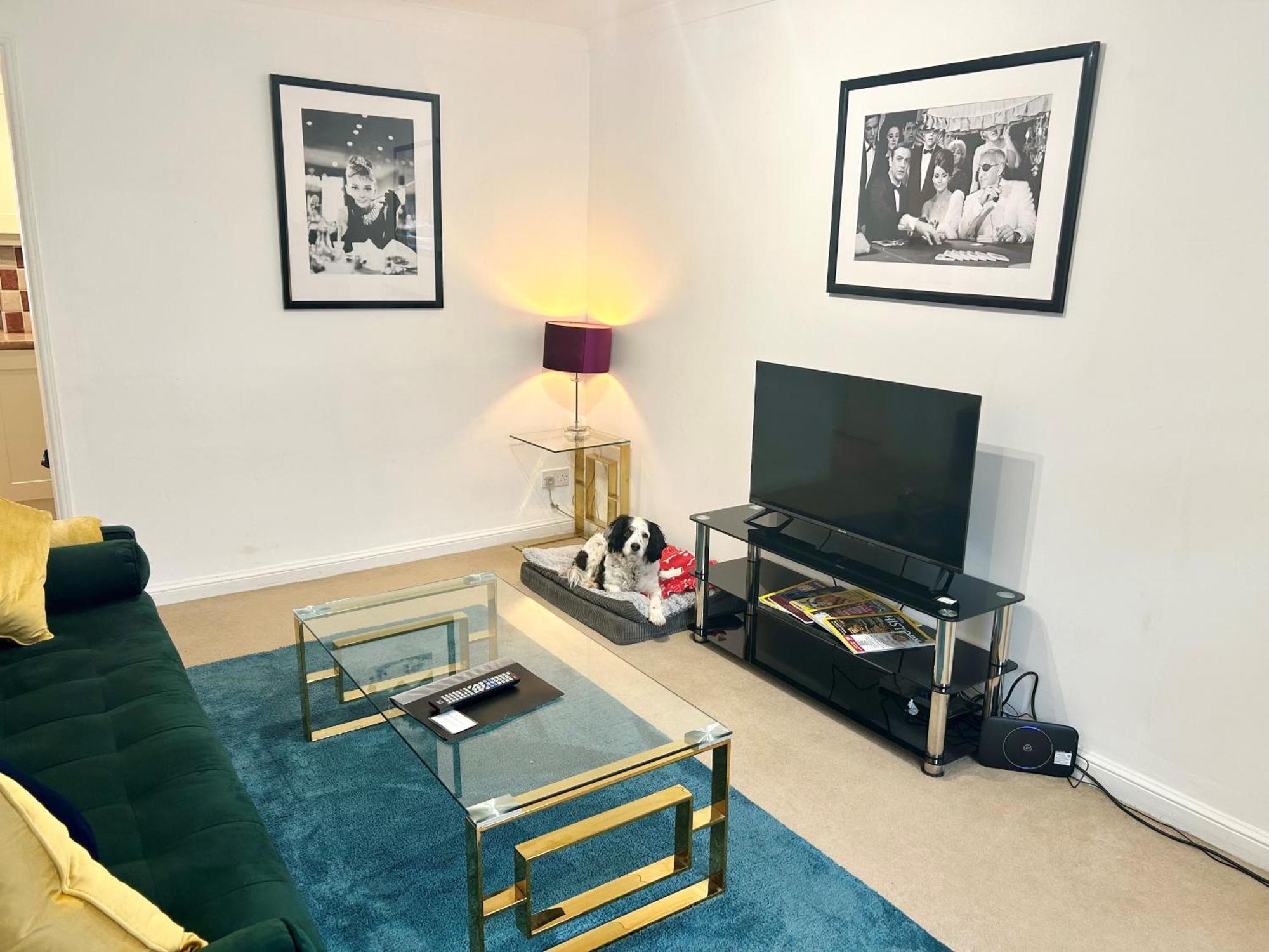Kb51 Charming Horsham House: Pet-friendly With London Access Holiday home